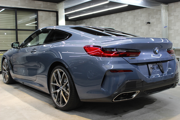 BMW M850i xDriveクーペ バルセロナブルー ホイール左2