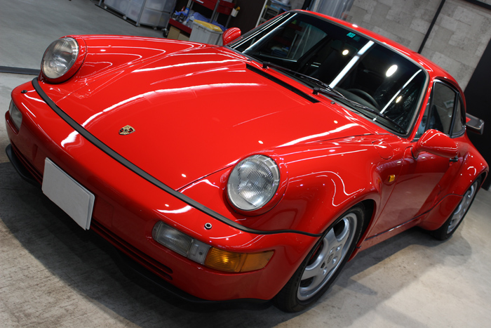 ポルシェ 911ターボ ガーズレッド ボンネット左