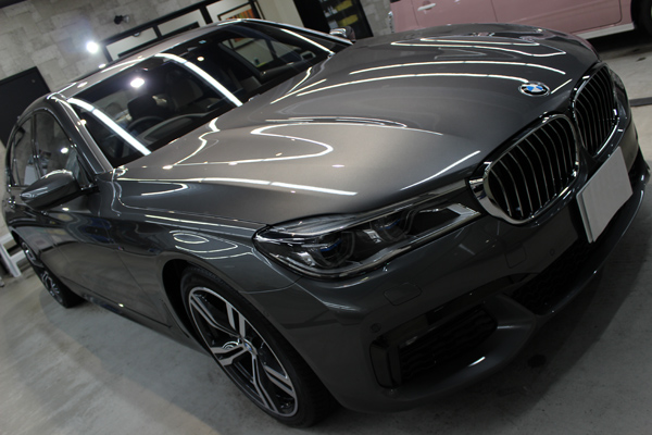 BMW 740i Mスポーツ マジェリングレーメタリック ボンネット2