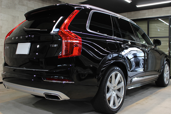 ボルボ XC90 T8 インスクリプション オニキスブラックメタリック テールレンズ