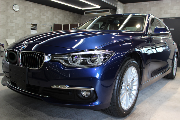 BMW 320d メディテラニアンブルー フロントバンパー1