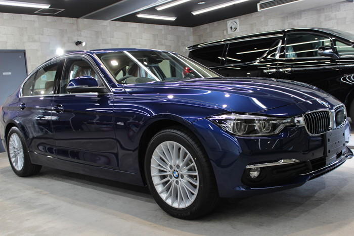 BMW 320d メディテラニアンブルー ホイール1