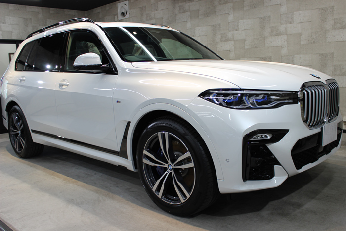 BMW X7 ミネラルホワイト ホイール右