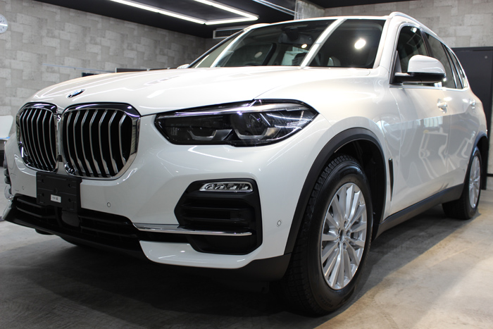 BMW X5 アルピンホワイト フロントバンパー左