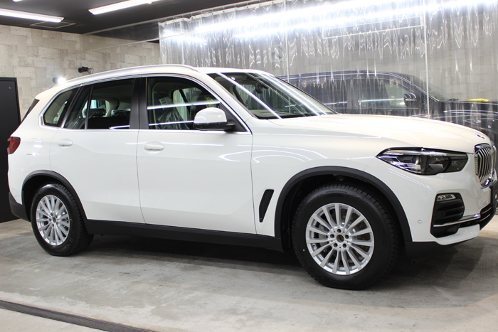 BMW X5 アルピンホワイト 右ドア