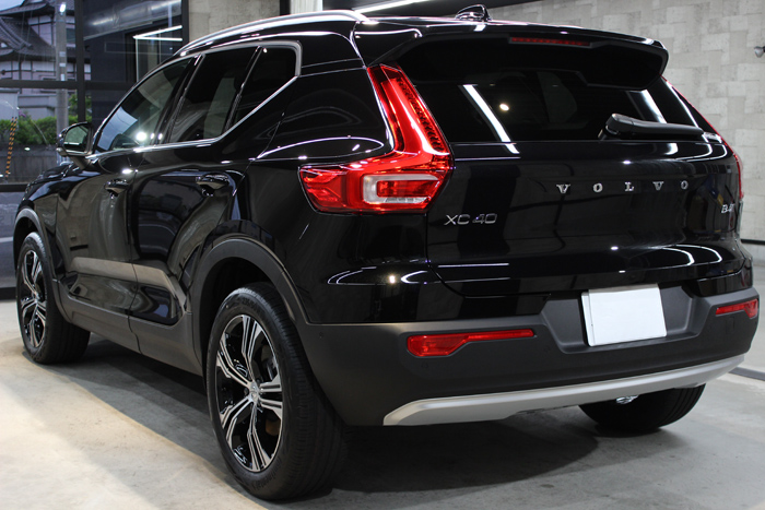 ボルボ XC40 オニキスブラックメタリック テールゲート