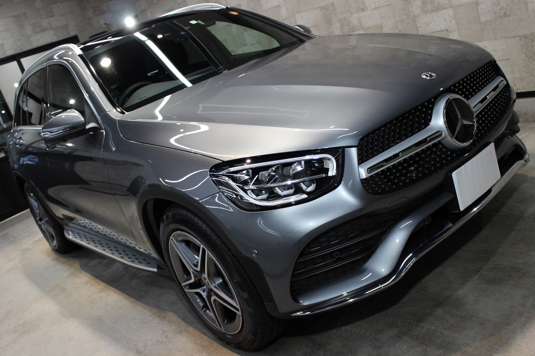 メルセデスベンツ GLC220d セレナイトグレー ボンネット右